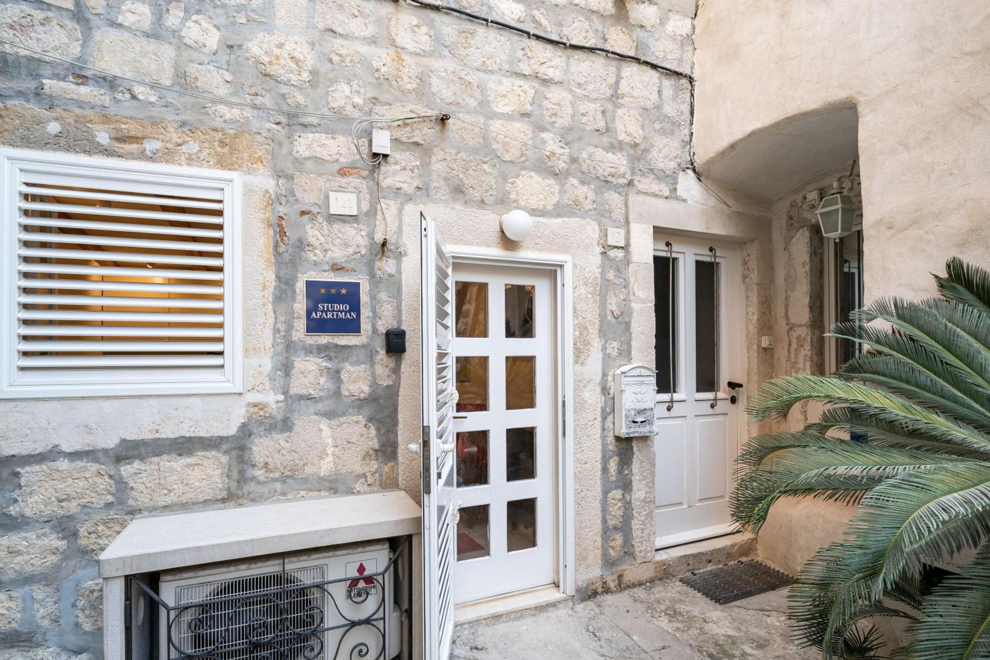 Lovely Holiday House Othello Next To The Buza Beach Dubrovnik Extérieur photo